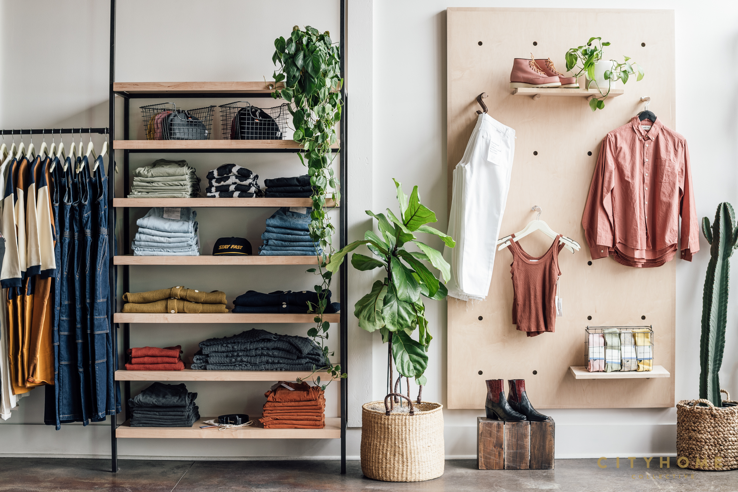 5+ Small Boutique Clothing Rack Designs