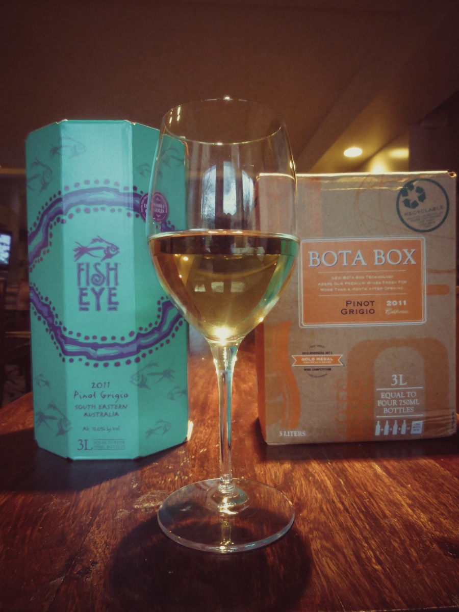 Earth day box wine pinot grigio-3