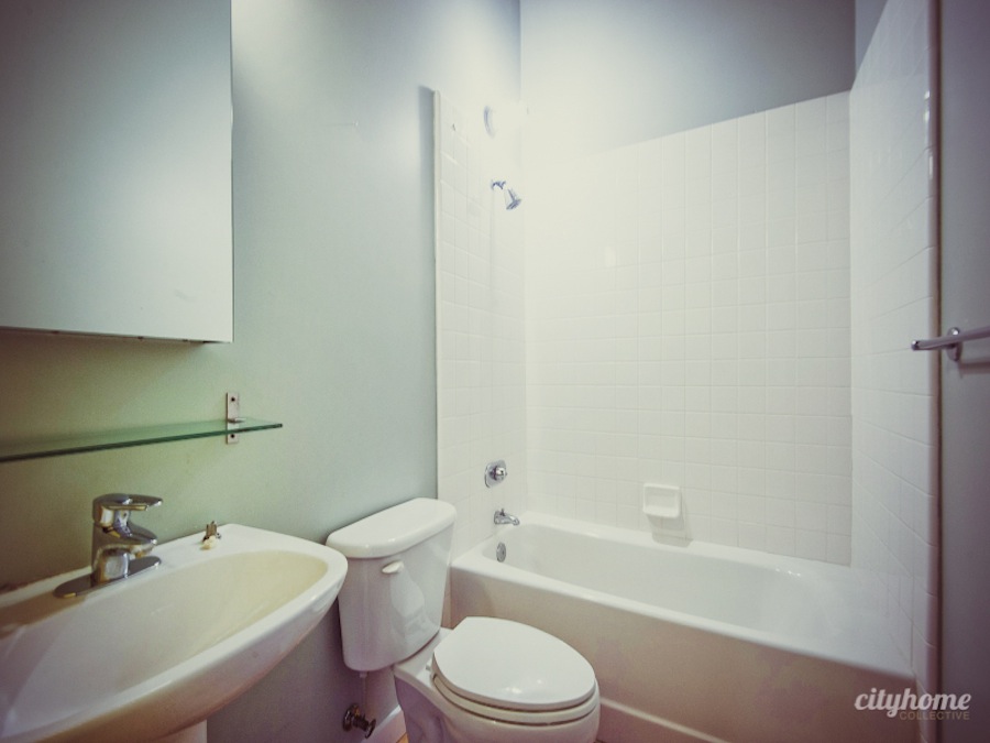 Salt-Lake-Downtown-Urban-Pierpont-Loft-For-Sale-Bathroom-1