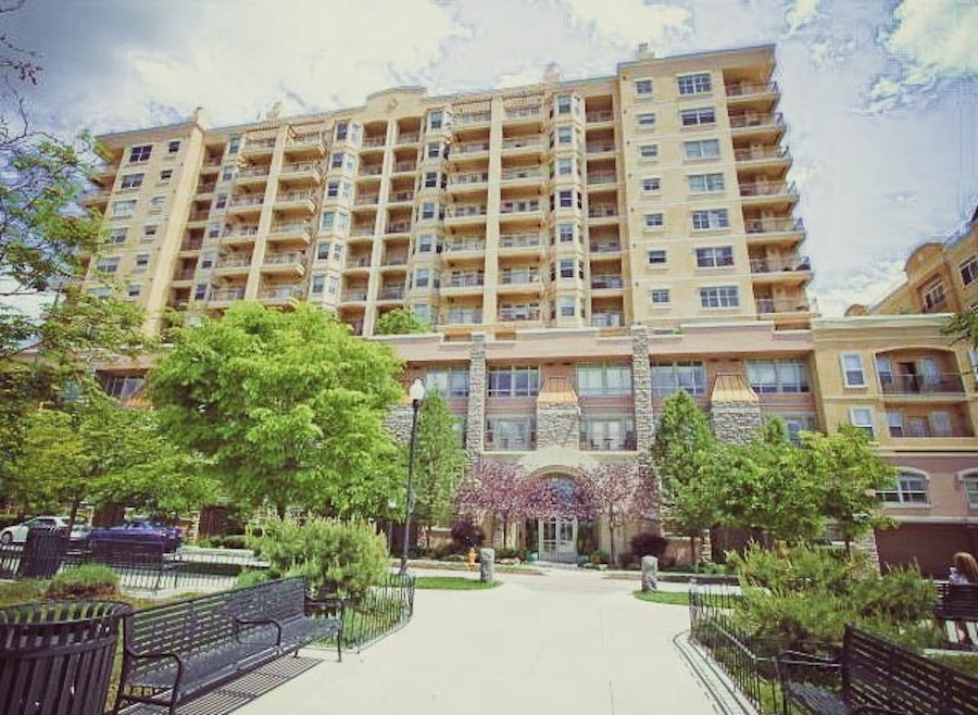 Le-Parc-Gateway-Condo-Building-1