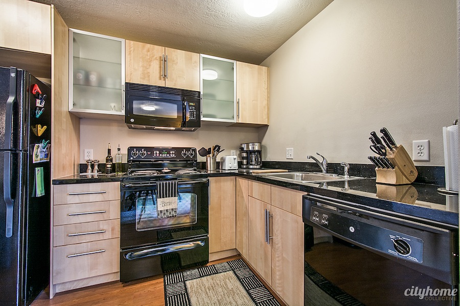 angelinas-corner-t-106-6